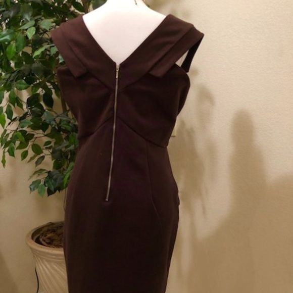 Detailed Designed Dress - Picture 2 of 2